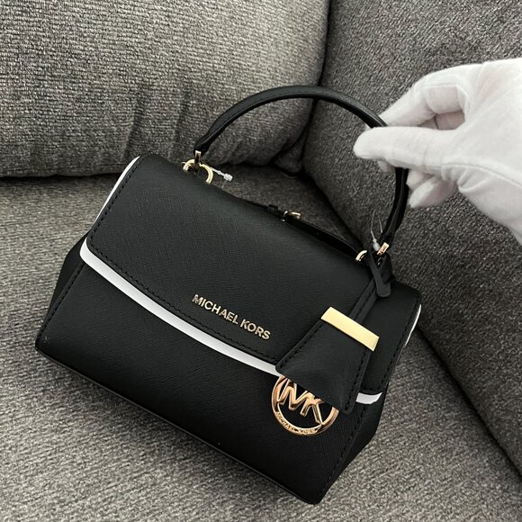 NWT Michael Kors Ava Extra-Small Saffiano Leather Crossbody Black / Gold - Picture 5 of 7